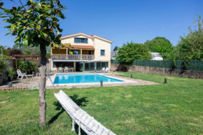 LE LLAR casa con 2 PISCINAS 1 CLIMATIZADA INTERIOR muy cerca de Santiago de Compostela